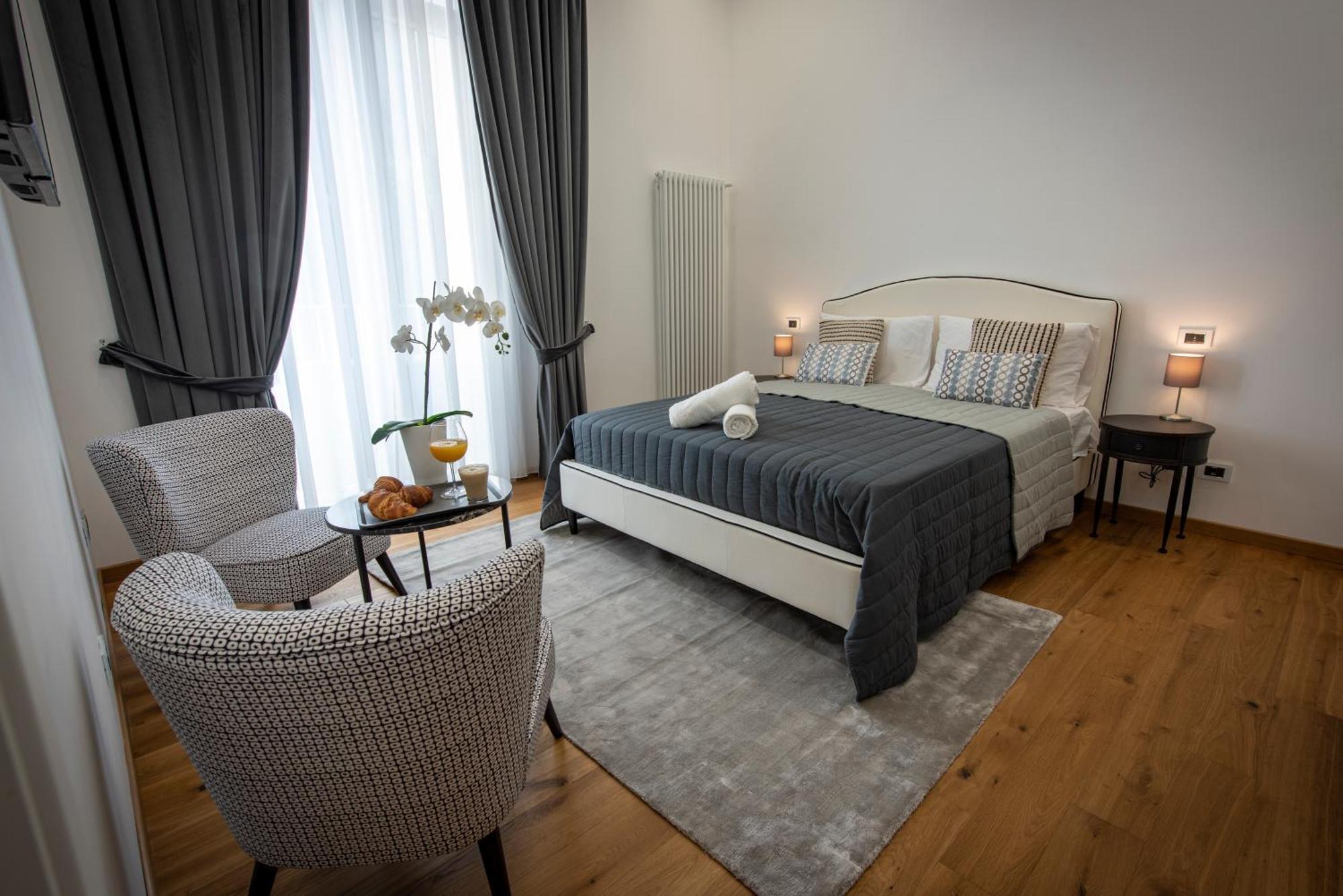 Downtown Napoli b&b Zewnętrze zdjęcie